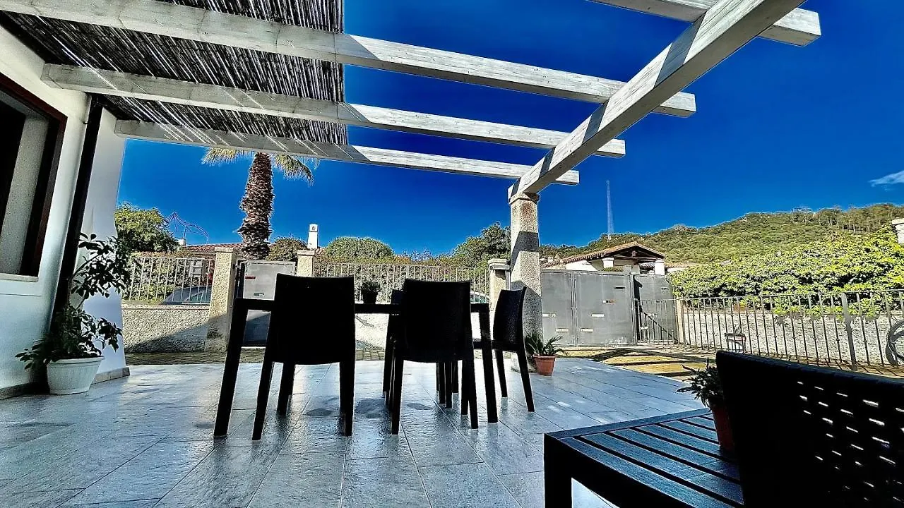 Villa Bouganville Àrbatax Italia